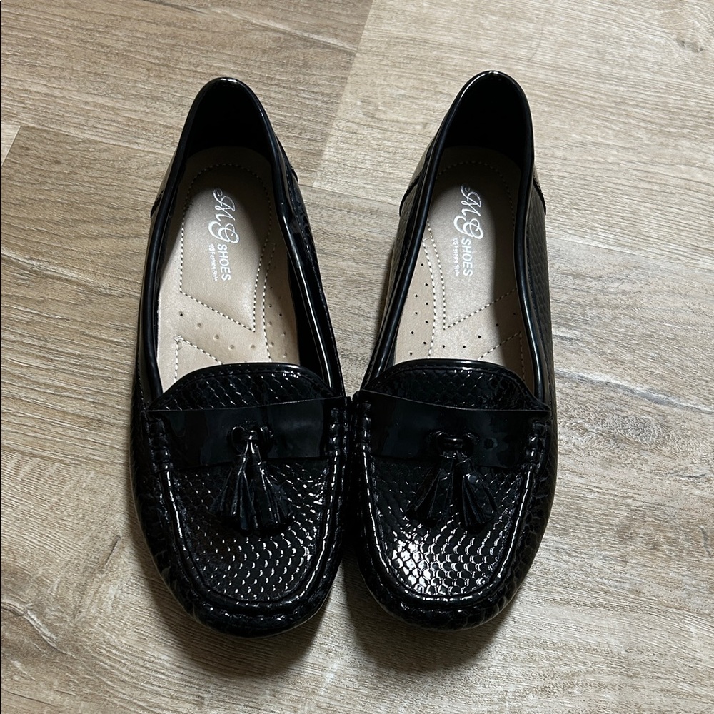 W & W Black Patent Tassel Loafers for Women